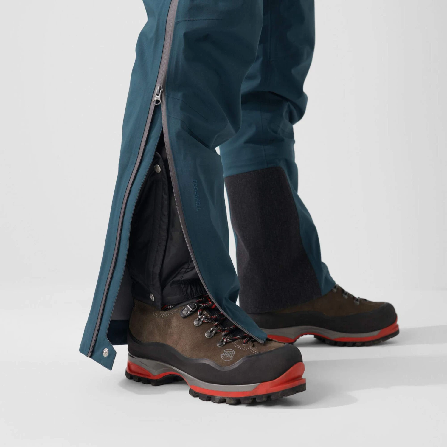 FJÄLLRÄVEN BERGTAGEN ECO-SHELL TROUSERS M Herren - Hardshellhose 17 FJÄLLRÄVEN BERGTAGEN ECO-SHELL TROUSERS M Herren - Hardshellhose – Bild 17