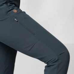 FJÄLLRÄVEN ABISKO TRAIL STRETCH TROUSERS W Damen - Trekkinghose 24 FJÄLLRÄVEN ABISKO TRAIL STRETCH TROUSERS W Damen - Trekkinghose -Globetrotter 5638002442 l abisko trail stretch trousers w fjaellraeven 24